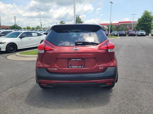 2020 Nissan Kicks SR