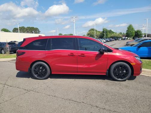 Radiant Red Metallic II 2026 Honda Odyssey Sport-L