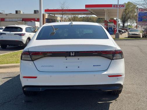 Platinum White Pearl 2026 Honda Accord Hybrid EX-L