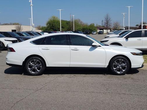 Platinum White Pearl 2026 Honda Accord Hybrid EX-L