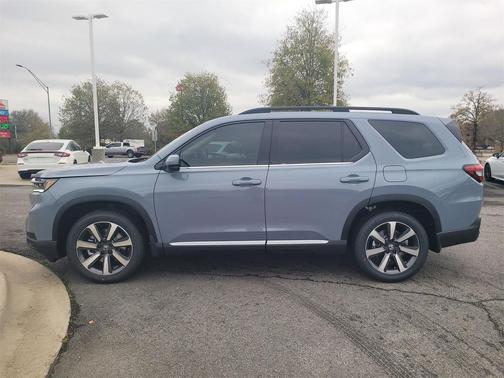 2025 Honda Pilot Touring 8-Passenger