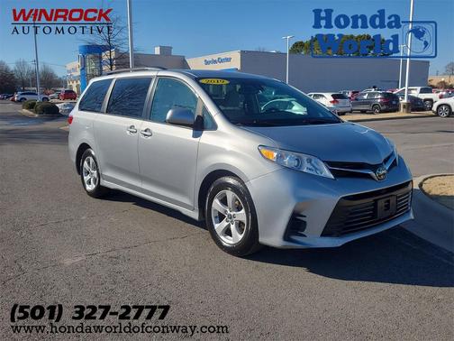 2019 Toyota Sienna LE