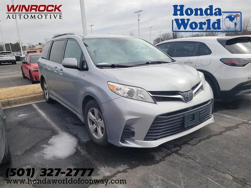 2019 Toyota Sienna LE