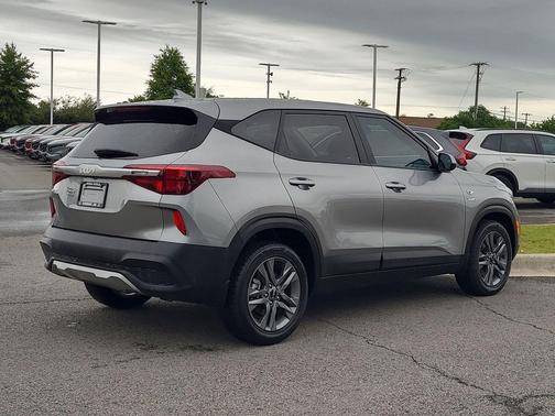 Steel Gray 2023 Kia Seltos LX