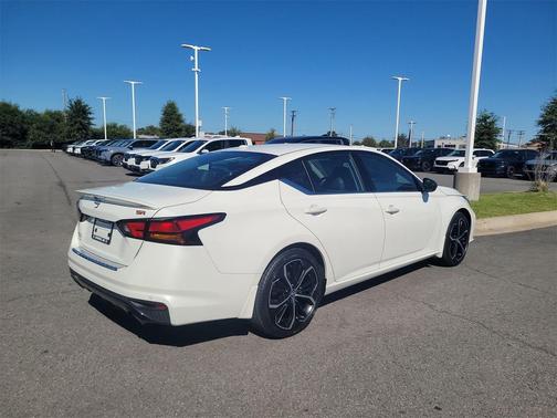 2023 Nissan Altima SR FWD