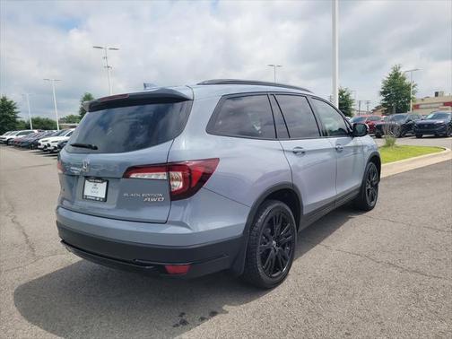 2022 Honda Pilot AWD Black Edition