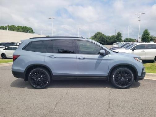 2022 Honda Pilot AWD Black Edition