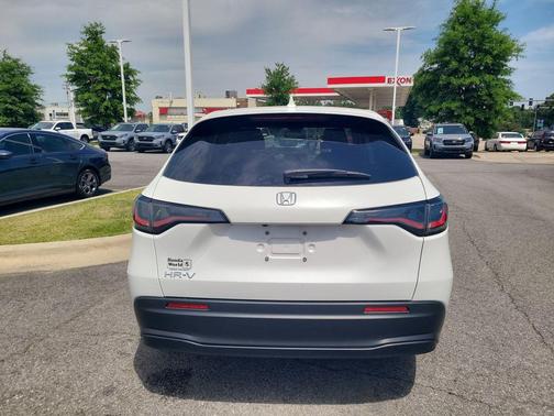 Platinum White Pearl 2027 Honda HR-V LX