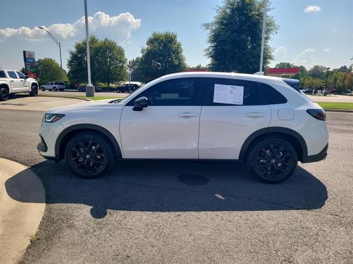 Platinum White Pearl 2025 Honda HR-V AWD Sport