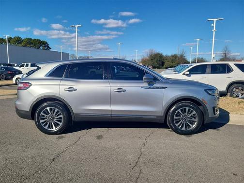 2020 Lincoln Nautilus Standard