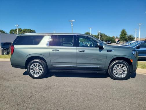 2024 GMC Yukon XL SLT