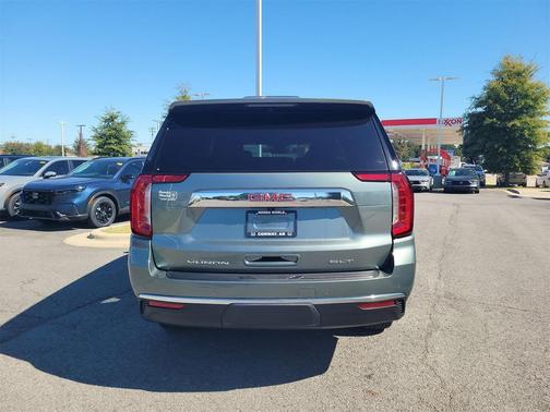 2024 GMC Yukon XL SLT