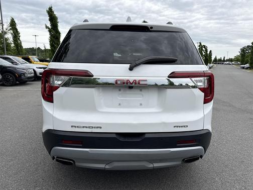 2023 GMC Acadia AWD SLT