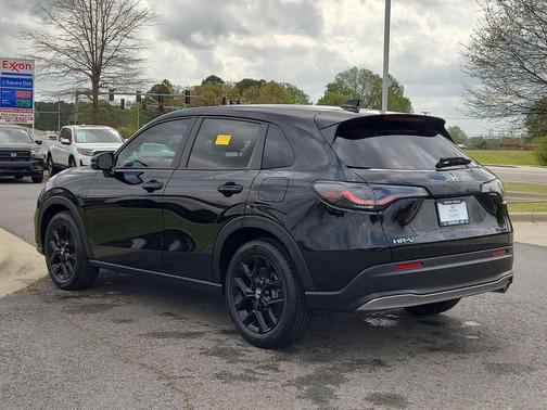 Crystal Black Pearl 2024 Honda HR-V Sport