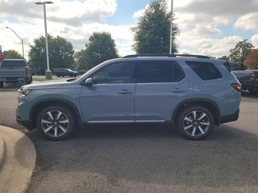 2025 Honda Pilot Touring 8-Passenger