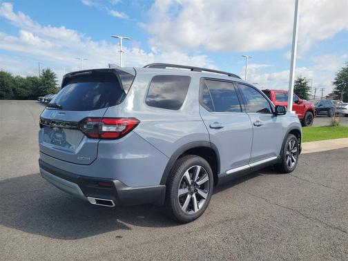 2025 Honda Pilot Touring 8-Passenger