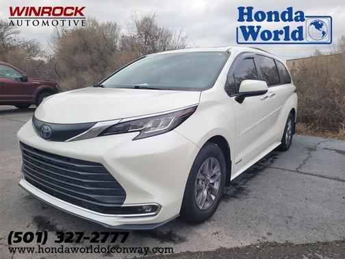 2021 Toyota Sienna XLE 8 Passenger