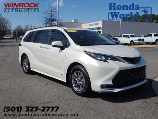 2021 Toyota Sienna XLE 8 Passenger