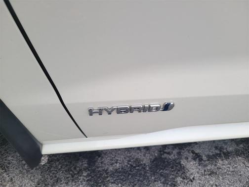 2021 Toyota Sienna XLE 8 Passenger