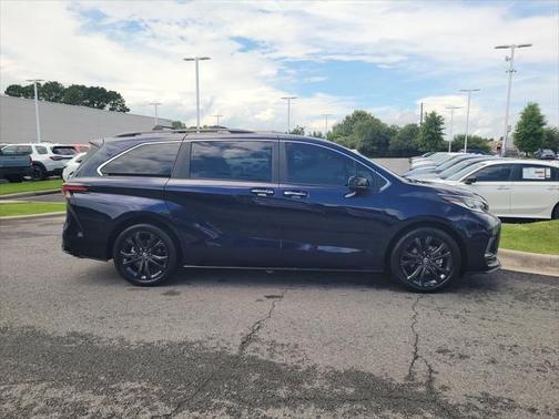 2023 Toyota Sienna XSE 7 Passenger