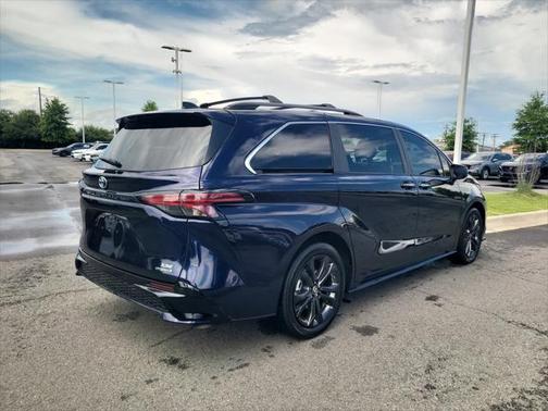 2023 Toyota Sienna XSE 7 Passenger