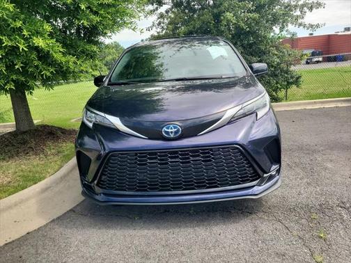 2023 Toyota Sienna XSE 7 Passenger