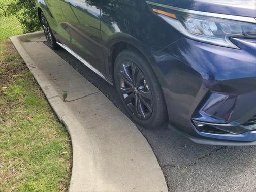 2023 Toyota Sienna XSE 7 Passenger