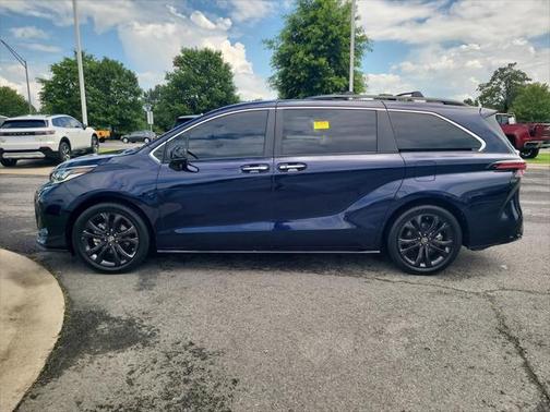 2023 Toyota Sienna XSE 7 Passenger