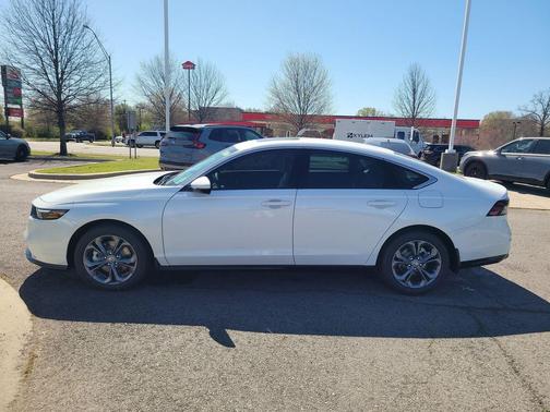 Platinum White Pearl 2026 Honda Accord Hybrid EX-L