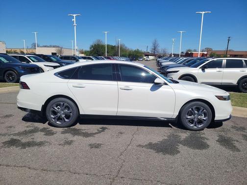 Platinum White Pearl 2026 Honda Accord Hybrid EX-L