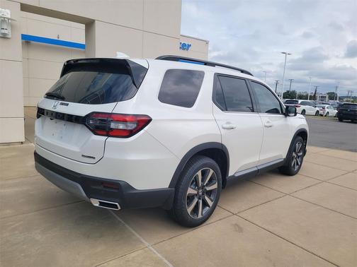 2025 Honda Pilot Touring 8-Passenger