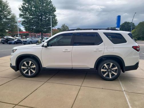 2025 Honda Pilot Touring 8-Passenger