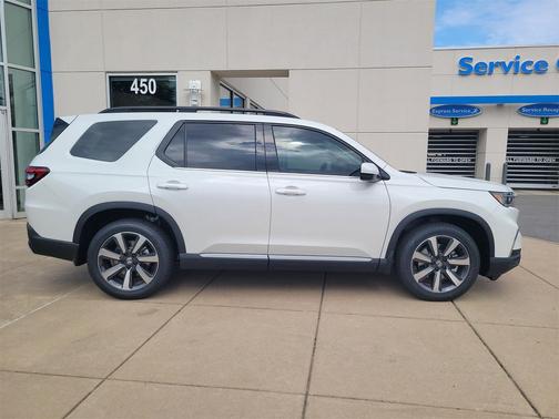 2025 Honda Pilot Touring 8-Passenger