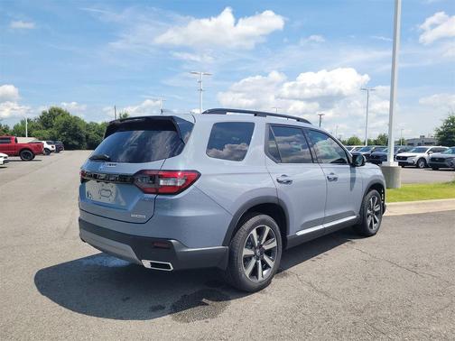 2025 Honda Pilot Touring 8-Passenger