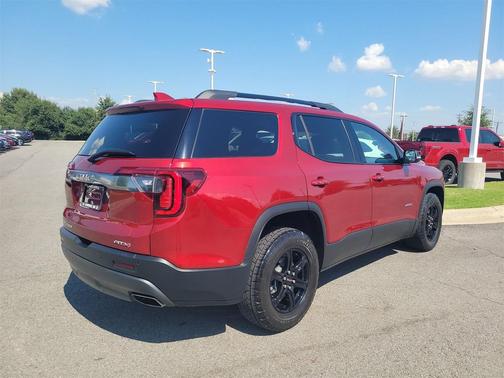 2023 GMC Acadia AWD AT4
