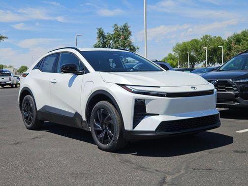 Wind Chill Pearl 2026 Toyota C-HR SE