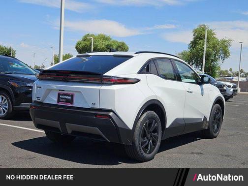 Wind Chill Pearl 2026 Toyota C-HR SE