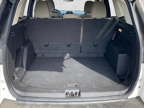 White Platinum Metallic Tri-Coat 2018 Ford Escape SE