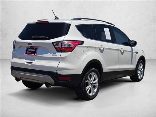 White Platinum Metallic Tri-Coat 2018 Ford Escape SE