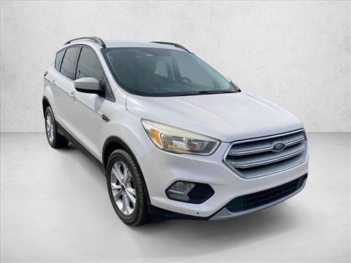 White Platinum Metallic Tri-Coat 2018 Ford Escape SE