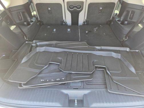Platinum White Pea 2025 Honda Pilot Touring 8-Passenger