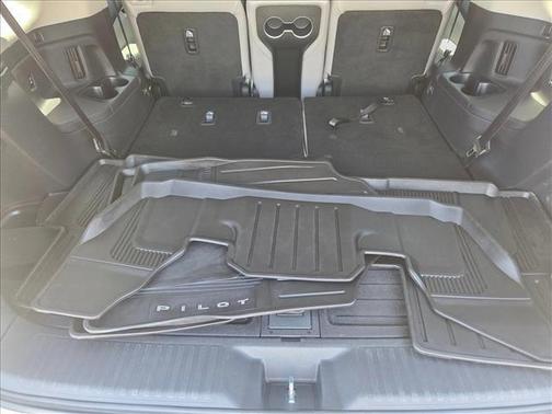 Platinum White Pea 2025 Honda Pilot Touring 8-Passenger