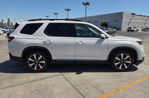 Platinum White Pea 2025 Honda Pilot Touring 8-Passenger