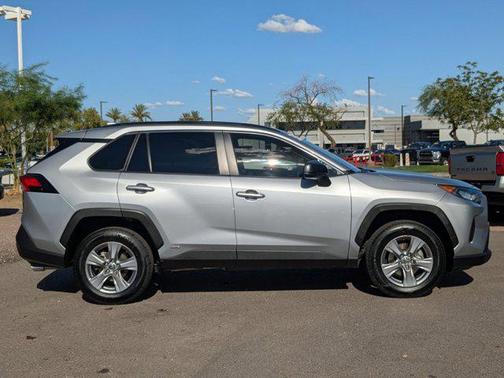 2022 Toyota RAV4 Hybrid LE