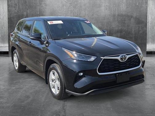 2024 Toyota Highlander LE