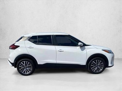 Fresh Powder 2024 Nissan Kicks SV