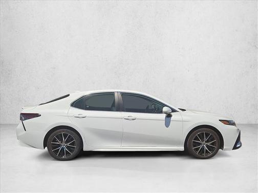 Ice Cap 2024 Toyota Camry SE