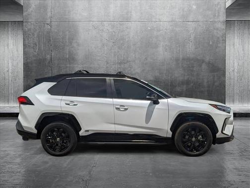2023 Toyota RAV4 Hybrid SE