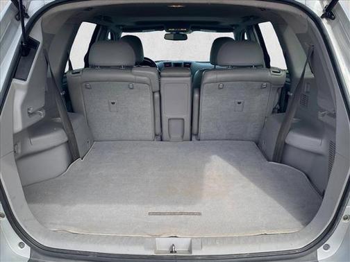 Classic Silver Met 2013 Toyota Highlander SE