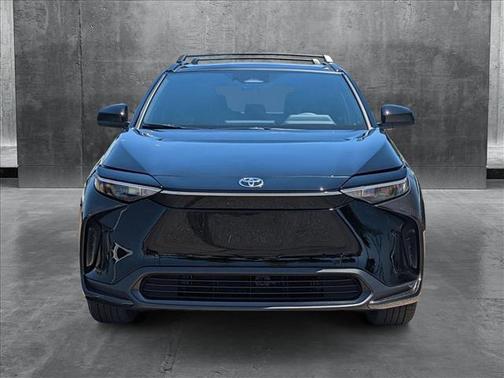 2025 Toyota bZ4X XLE